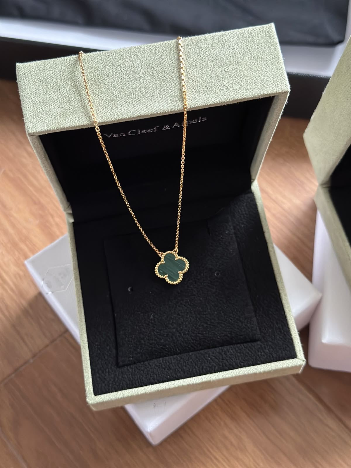 V C & Arpels Stainless steel Necklaces